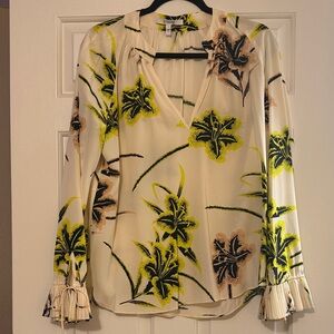 10 Crosby Derek Lam Cream Blouse with Black and Yellow Floral